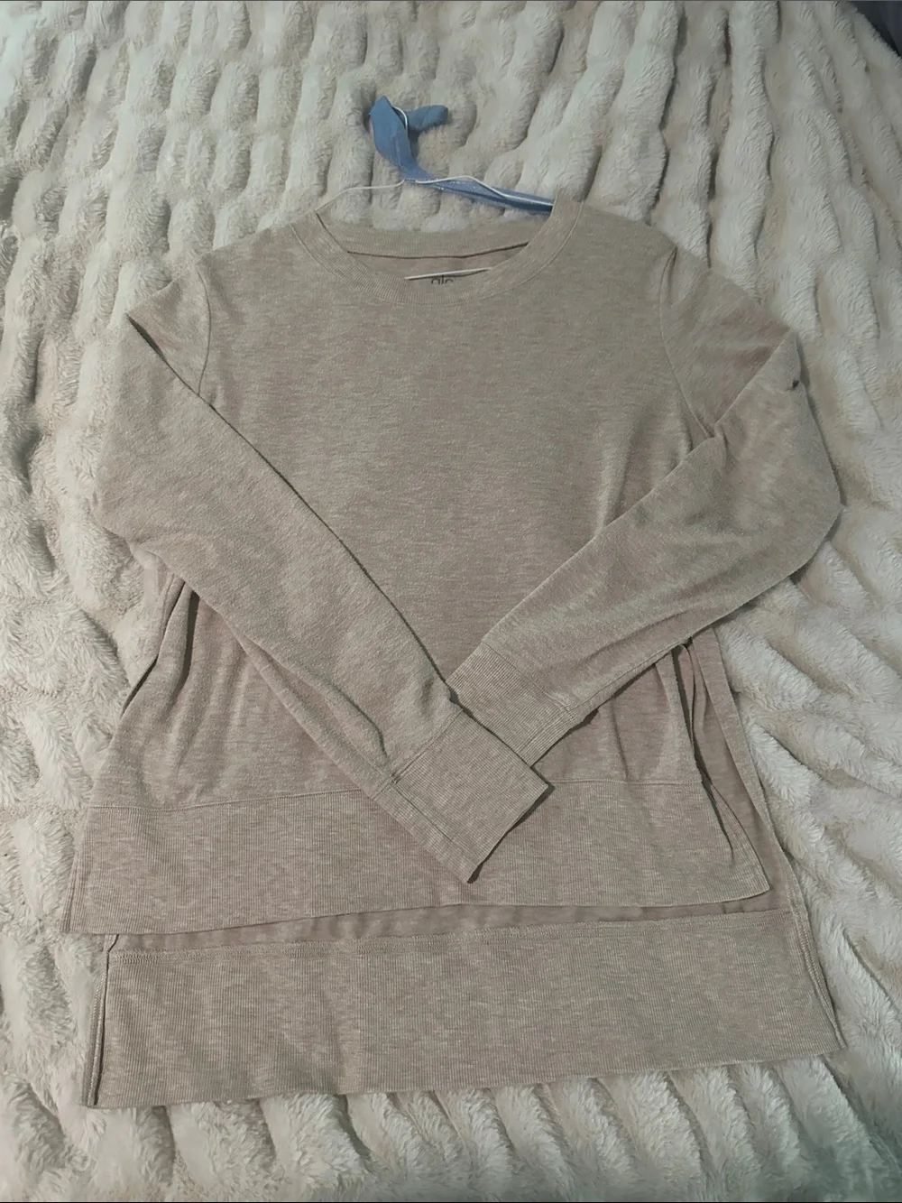 Alo Yoga Soho Medium Cozy Lightweight Long-Sleeve Top in Heather Taupe